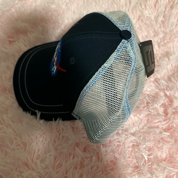 NASA hat - Picture 4 of 4